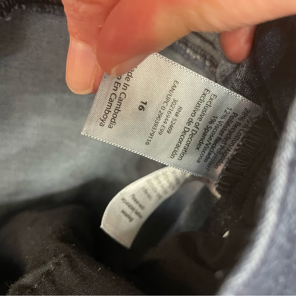 Sofia by Sofia Vergara “Melisa Flare” Dark Blue Jeans, size 16 - Picture 7 of 12